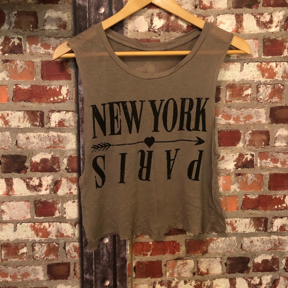 Tank top
🌇New York 🗼Paris👑
 💋
